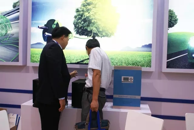 参展产品（赢多多高频UPS和光伏逆变器）