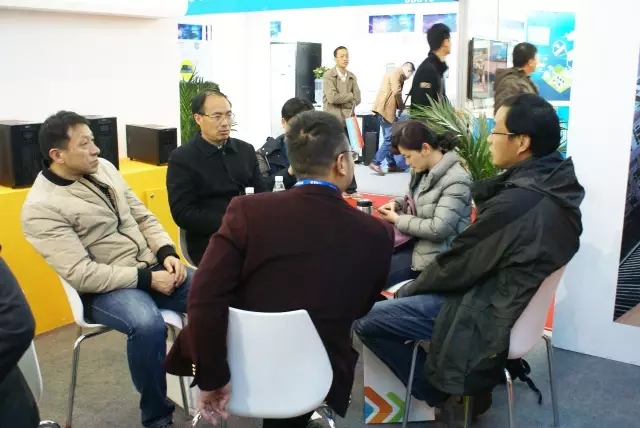 赢多多业务人员接待国内客户