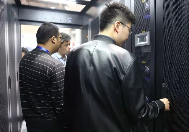 赢多多一体化数据中心机房